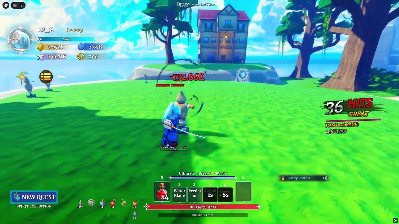 Devourer fighting in an open field with a 36-hit combo counter and the Ultimate bar ready